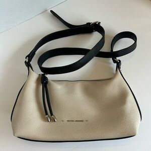 Chic David Jones Cream and Black Crossbody Bag
